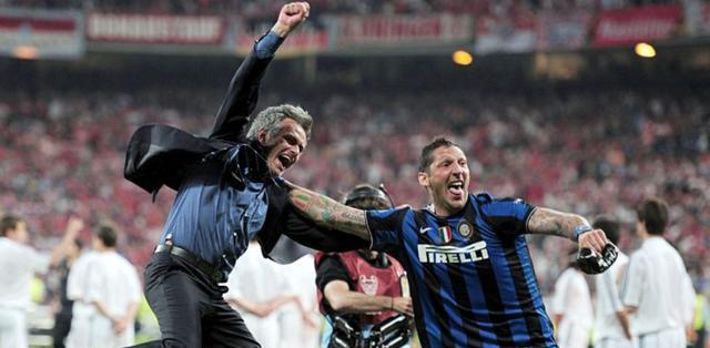  国米传奇马特拉齐现身教练席，临时指导防守  